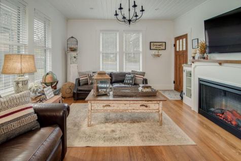 113 W Creek Street Fredericksburg TX 78624