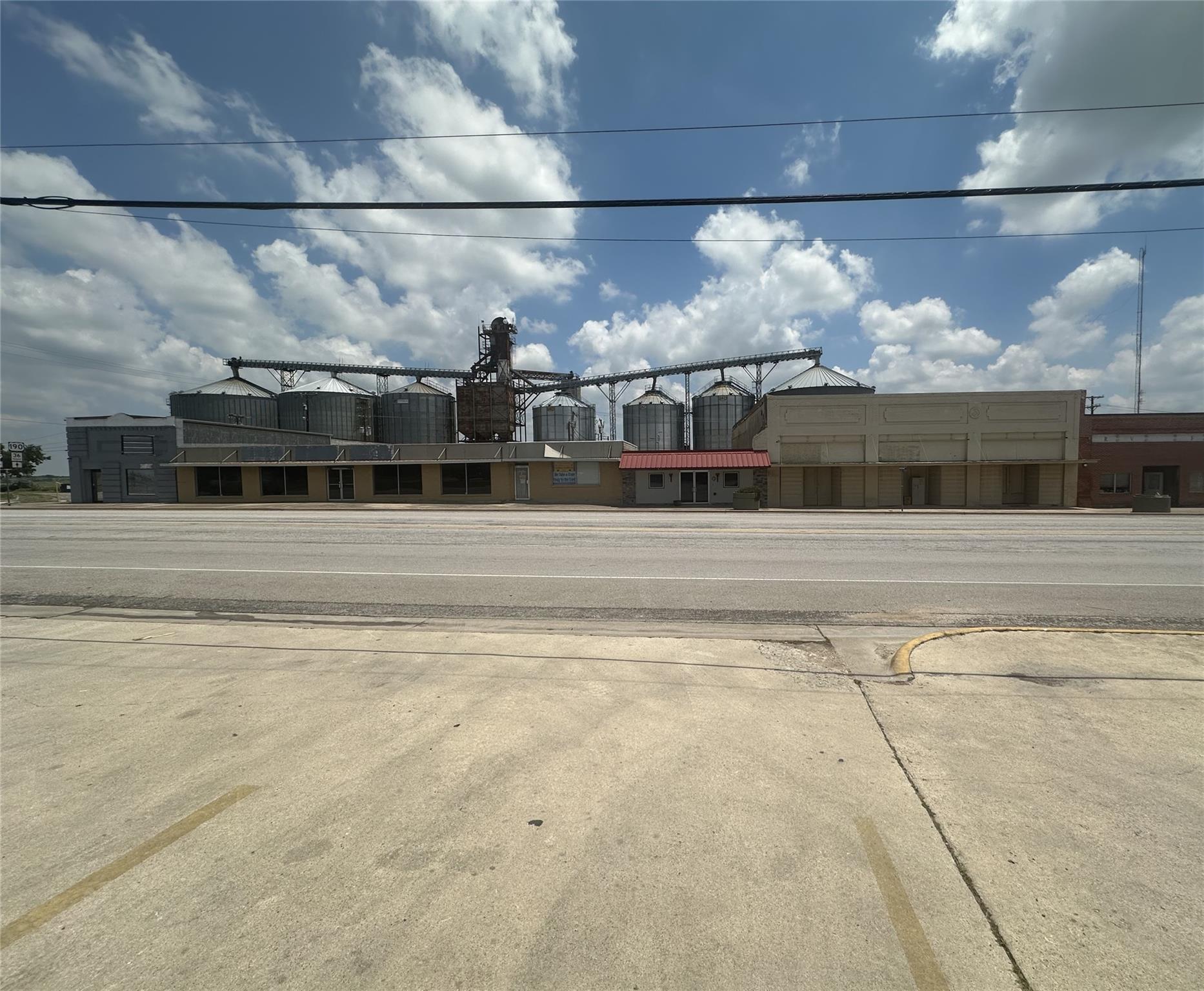 8 W Mesquite Avenue Rogers TX 76569