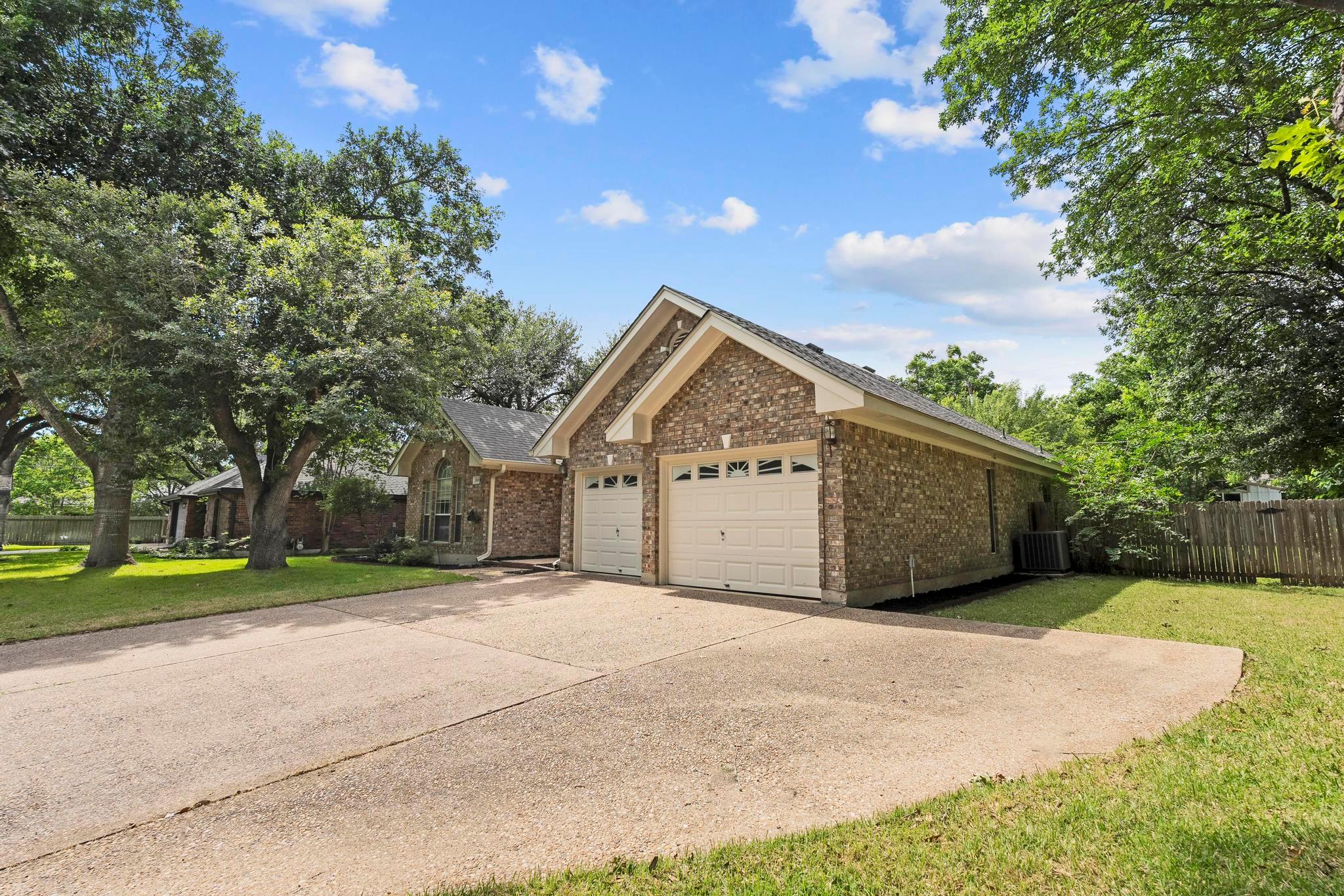 1906 Meadow Ridge Drive Taylor TX 76574