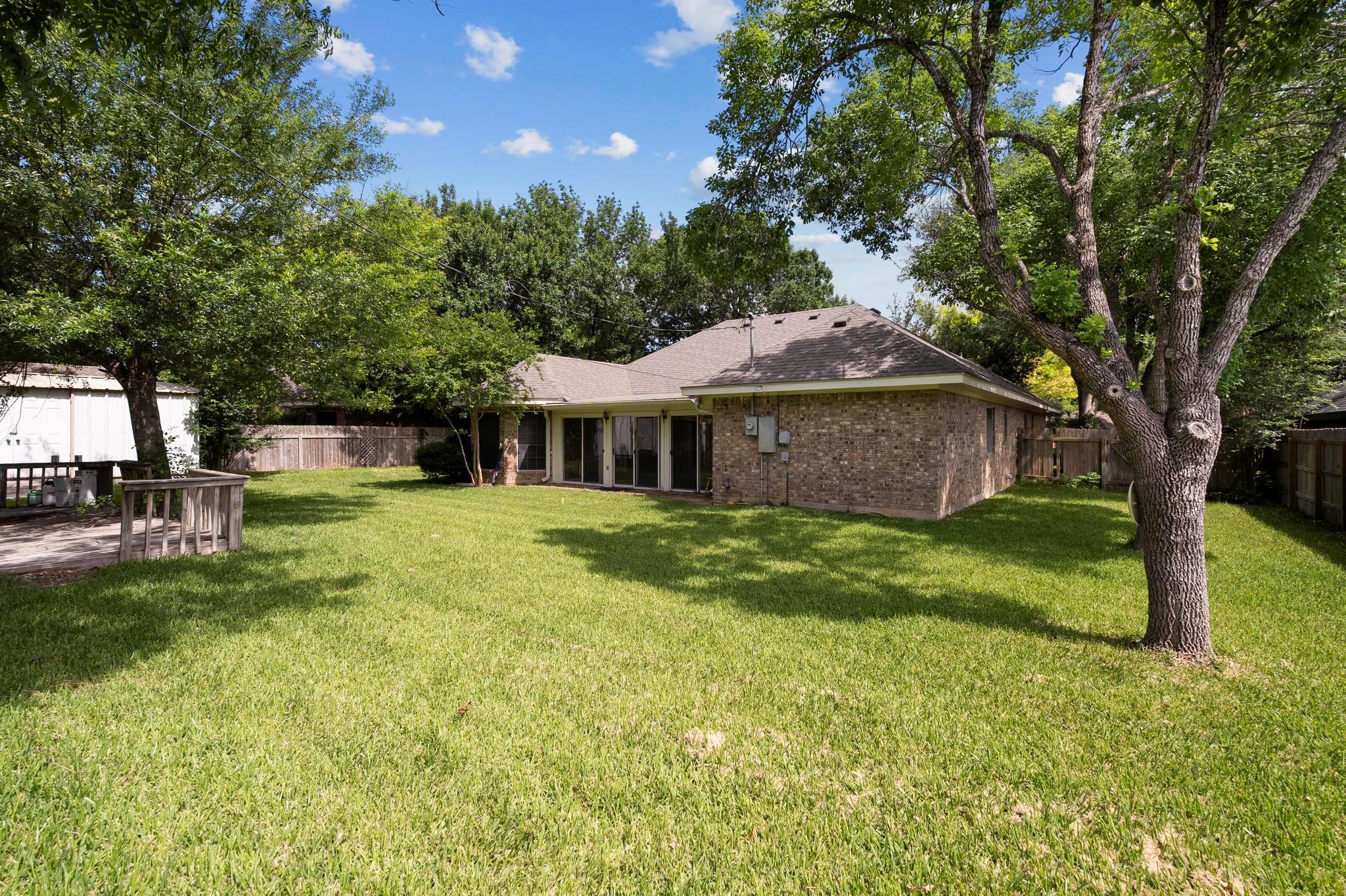 1906 Meadow Ridge Drive Taylor TX 76574