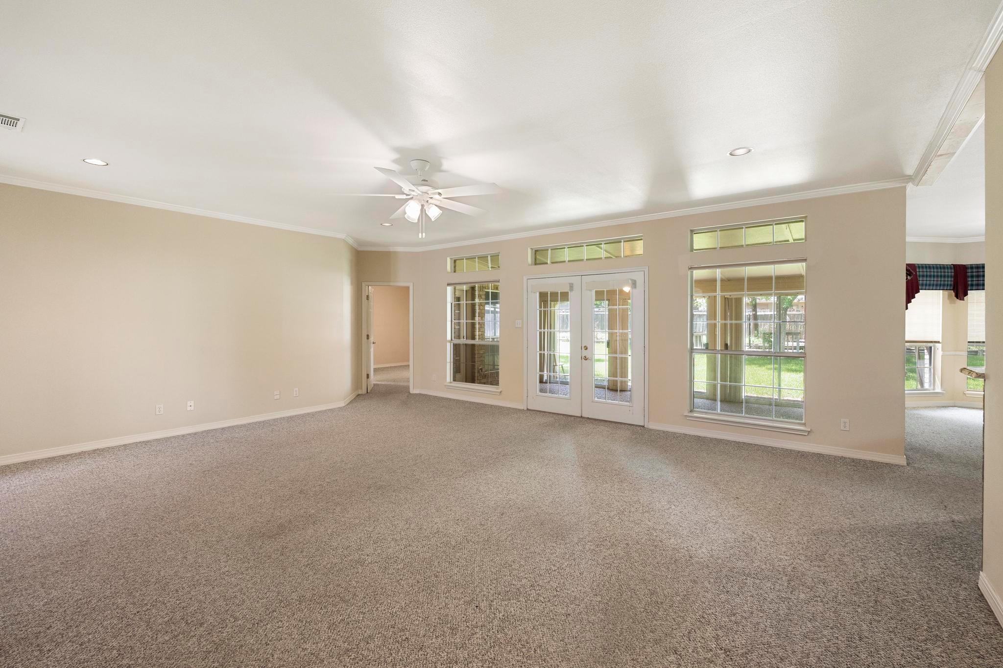 1906 Meadow Ridge Drive Taylor TX 76574