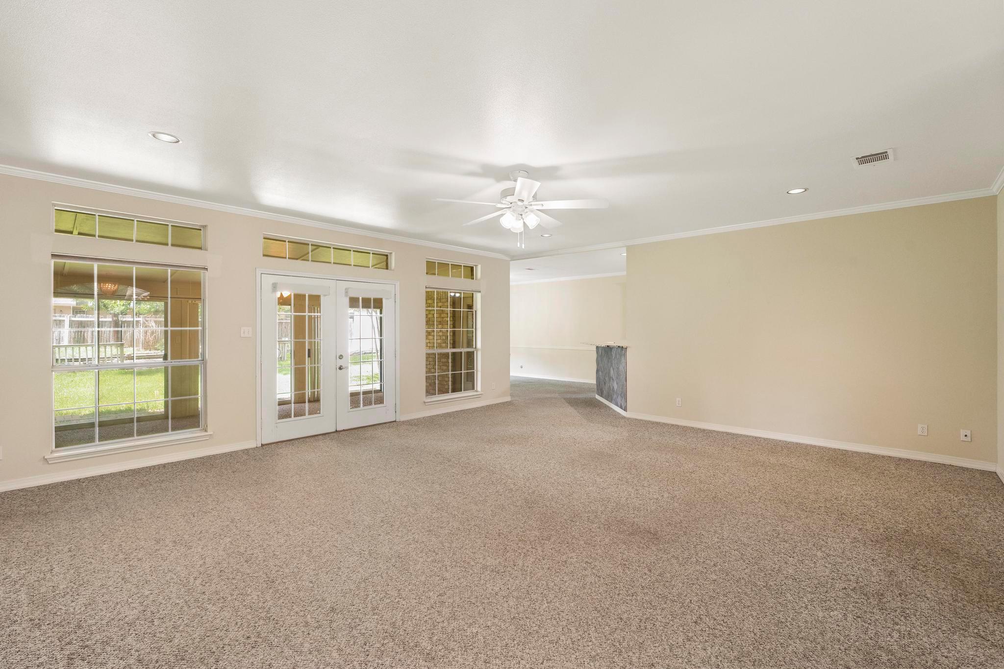 1906 Meadow Ridge Drive Taylor TX 76574