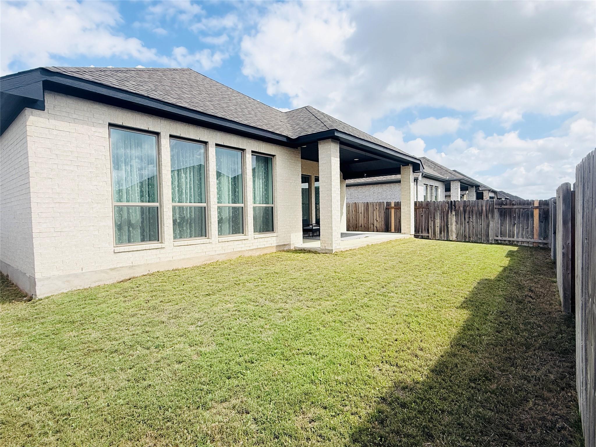185 King Haakon Bay Drive Kyle TX 78640