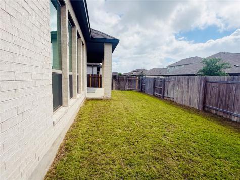 185 King Haakon Bay Drive Kyle TX 78640