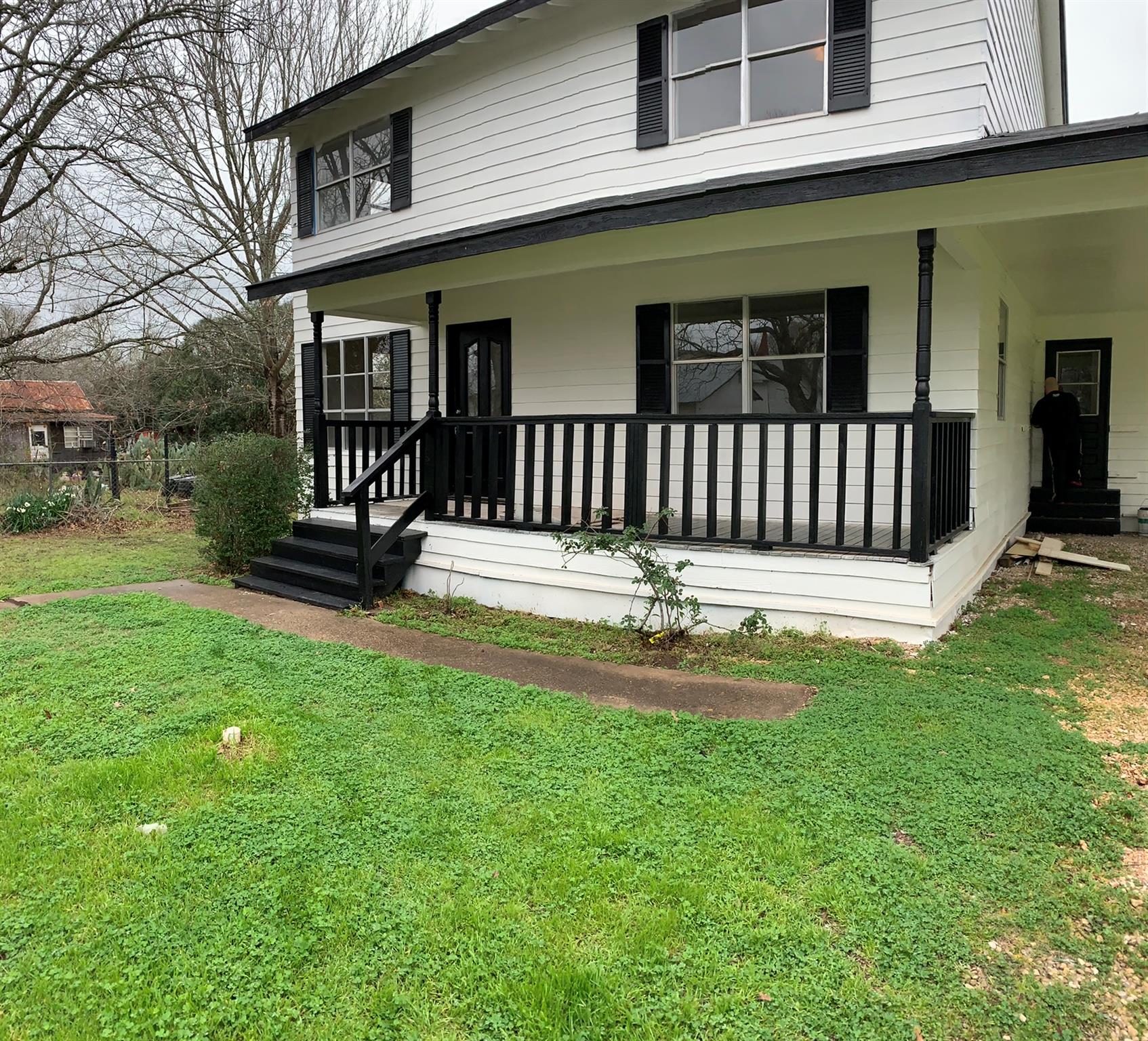 516 San Saba Street Lockhart TX 78644