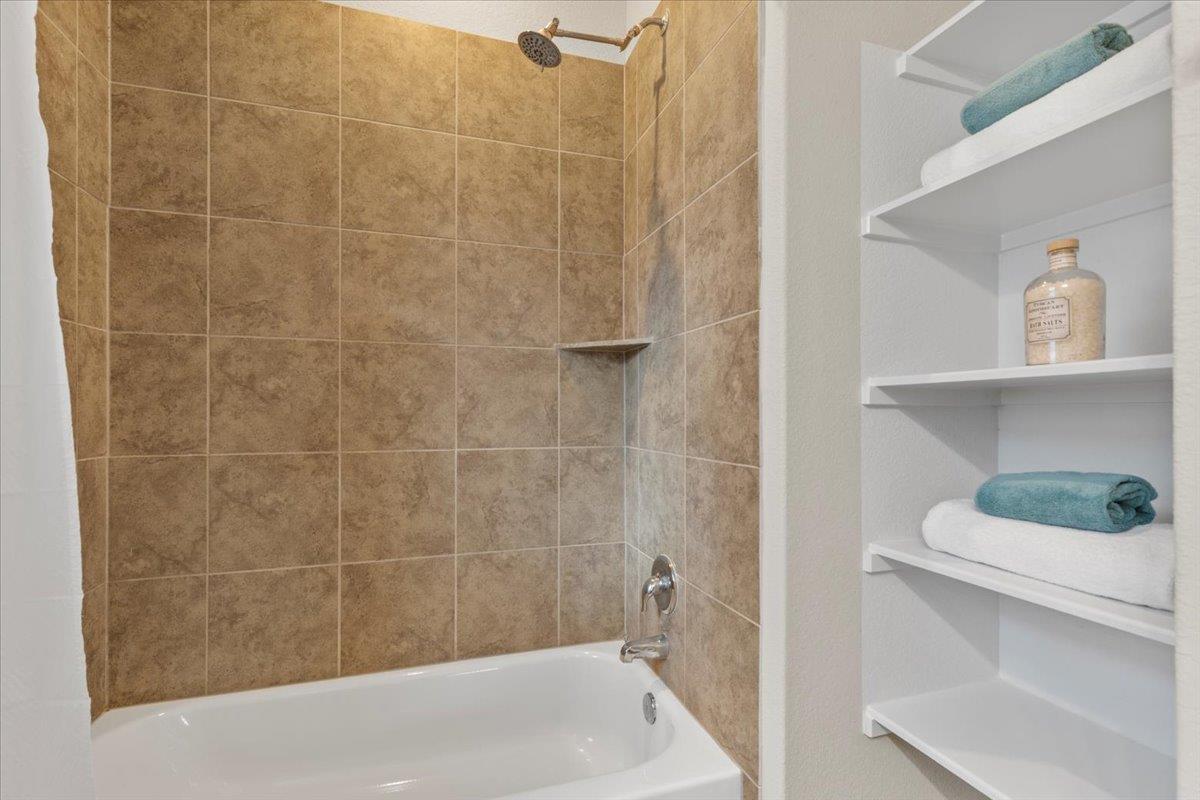 123 Saranac Drive Elgin TX 78621