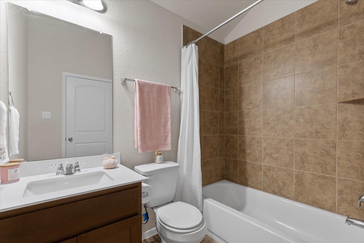 123 Saranac Drive Elgin TX 78621