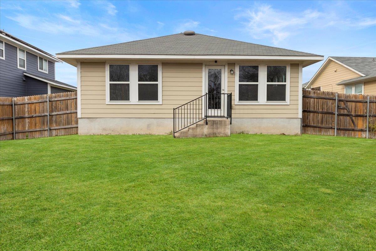 123 Saranac Drive Elgin TX 78621