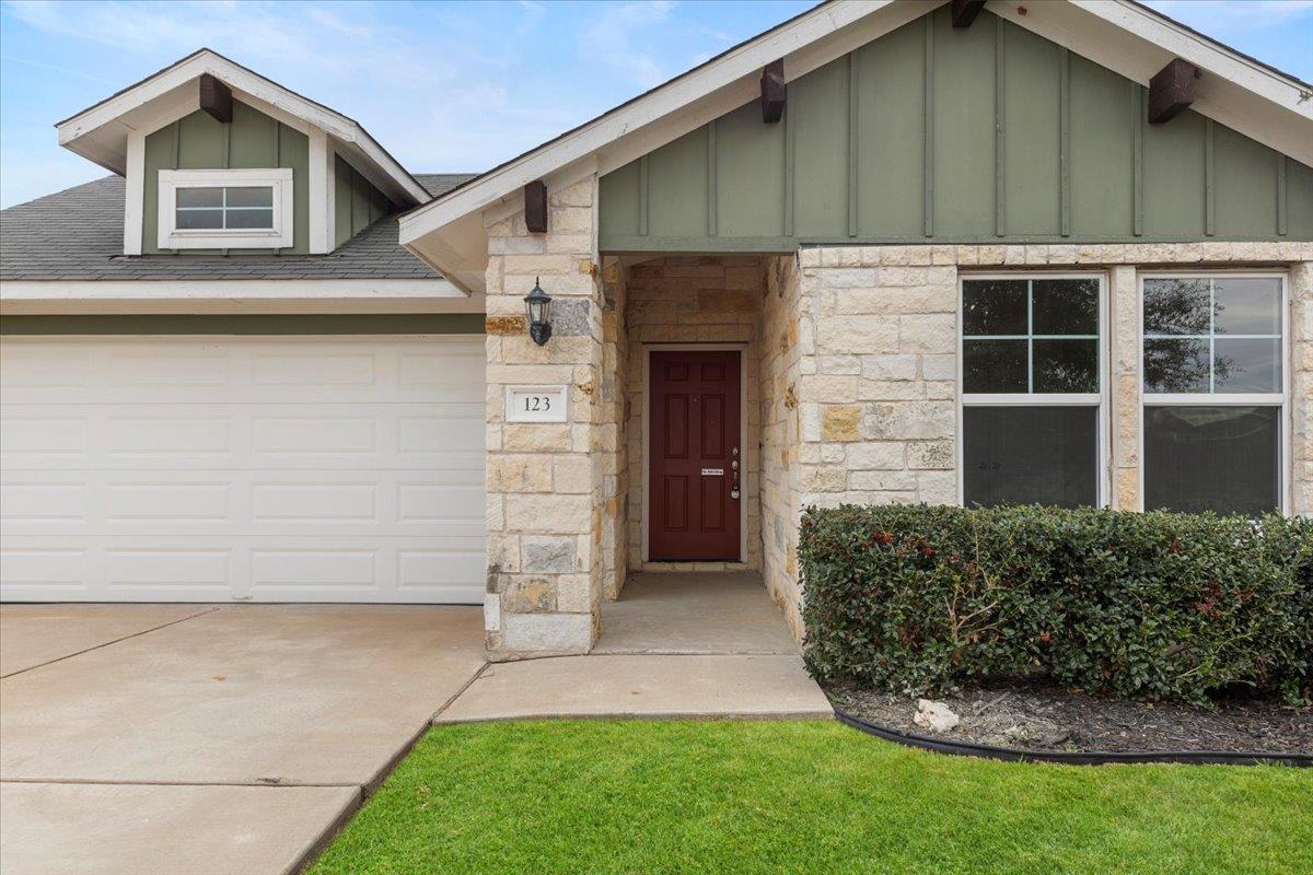 123 Saranac Drive Elgin TX 78621