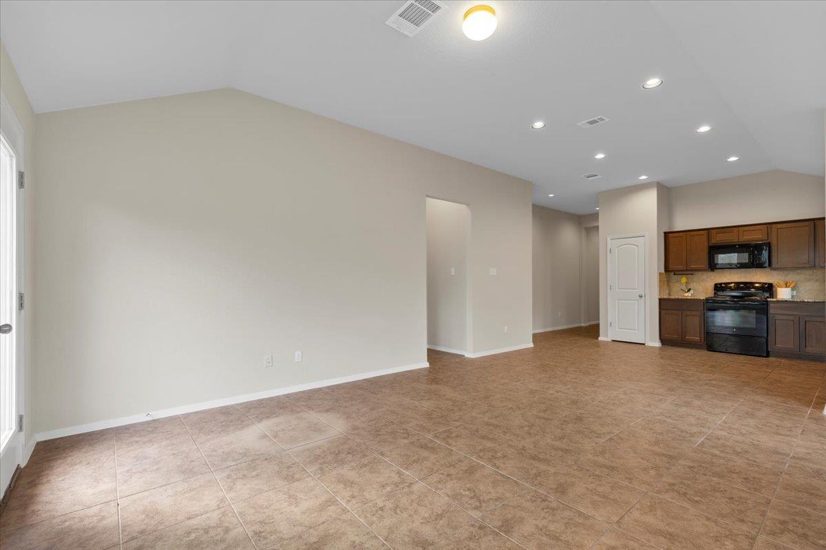 123 Saranac Drive Elgin TX 78621