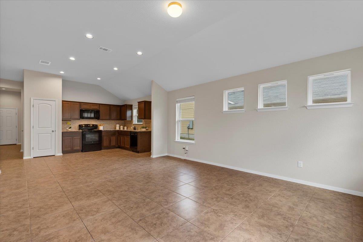 123 Saranac Drive Elgin TX 78621
