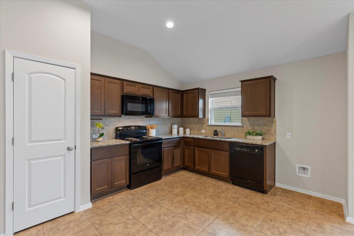 123 Saranac Drive Elgin TX 78621