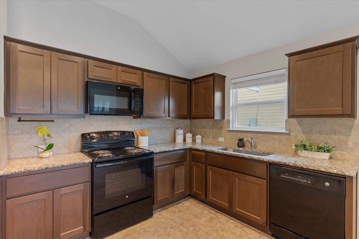123 Saranac Drive Elgin TX 78621