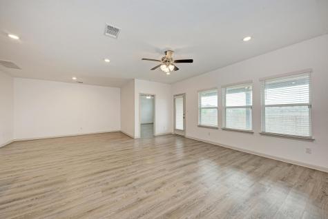 1002 Austin Bayou Drive Hutto TX 78634