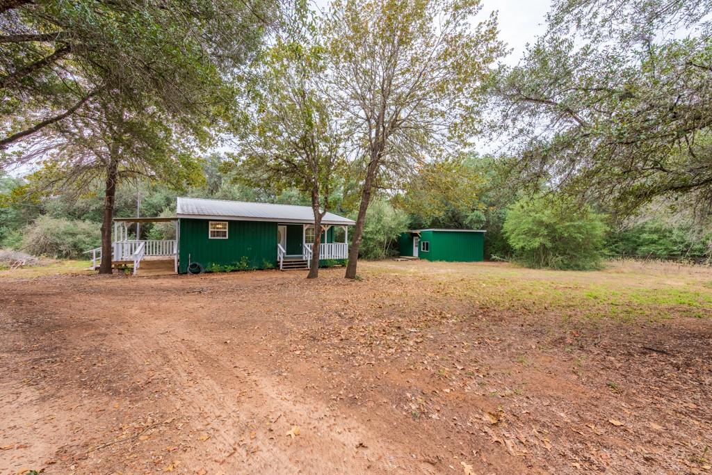 4621 County Road 444 Waelder TX 78959