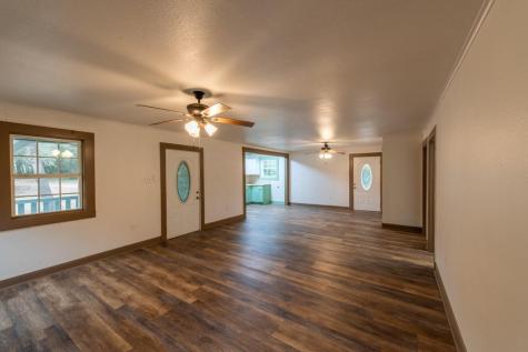 4621 County Road 444 Waelder TX 78959
