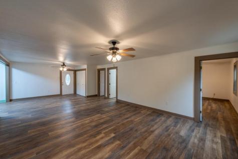 4621 County Road 444 Waelder TX 78959