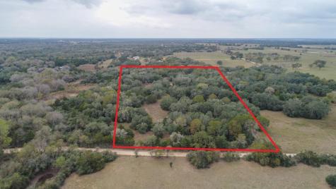 4621 County Road 444 Waelder TX 78959