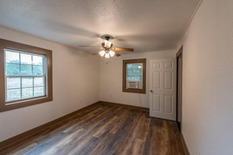 4621 County Road 444 Waelder TX 78959