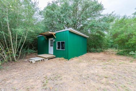 4621 County Road 444 Waelder TX 78959