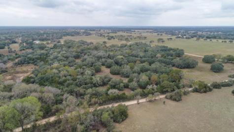 4621 County Road 444 Waelder TX 78959