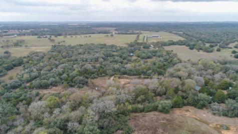 4621 County Road 444 Waelder TX 78959