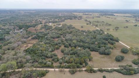 4621 County Road 444 Waelder TX 78959