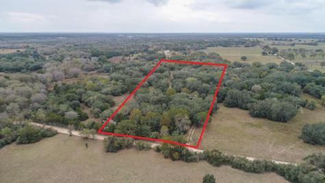 4621 County Road 444 Waelder TX 78959