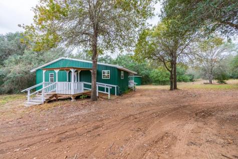 4621 County Road 444 Waelder TX 78959