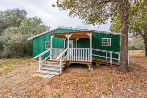 4621 County Road 444 Waelder TX 78959