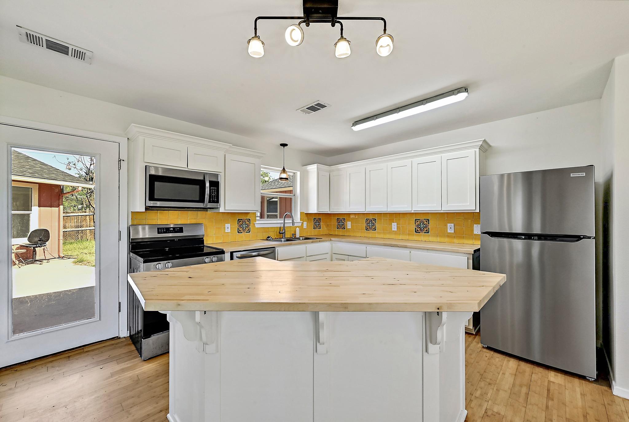757 Cypress Lane Cottonwood Shores TX 78657