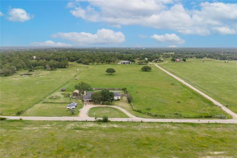 1192 County Road 138 Giddings TX 78942