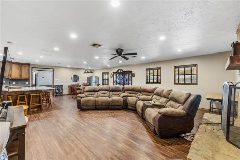 1192 County Road 138 Giddings TX 78942