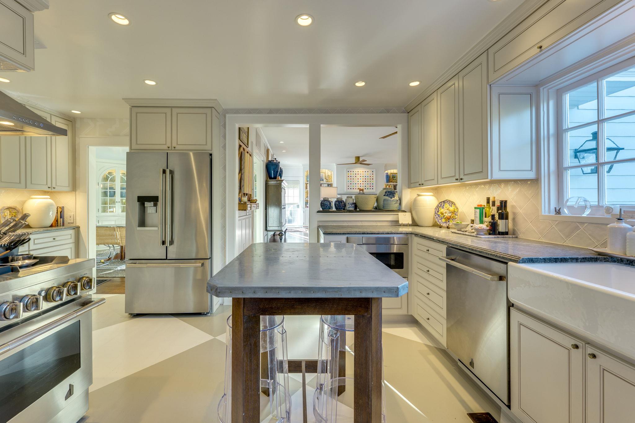 2428 Jarratt Avenue Austin TX 78703
