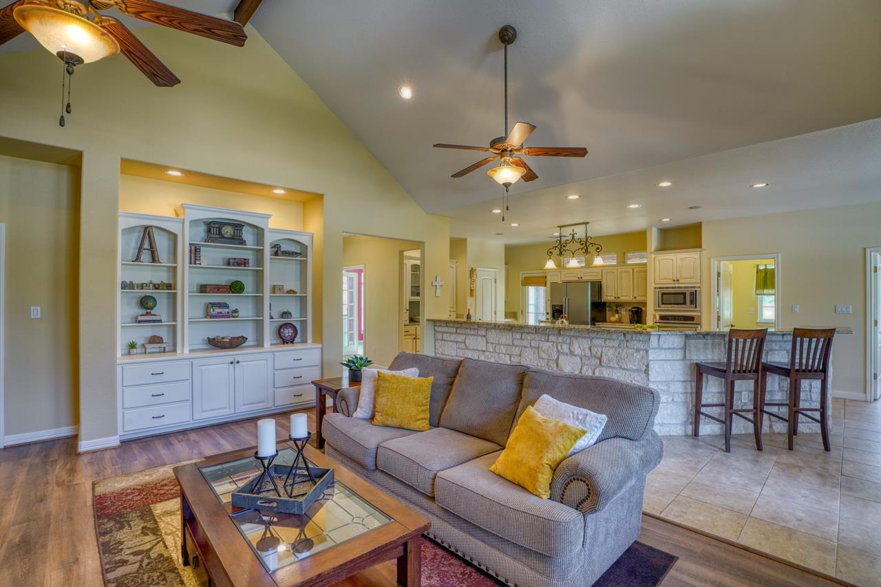 1050 Twisted Oak Drive Horseshoe Bay TX 78657