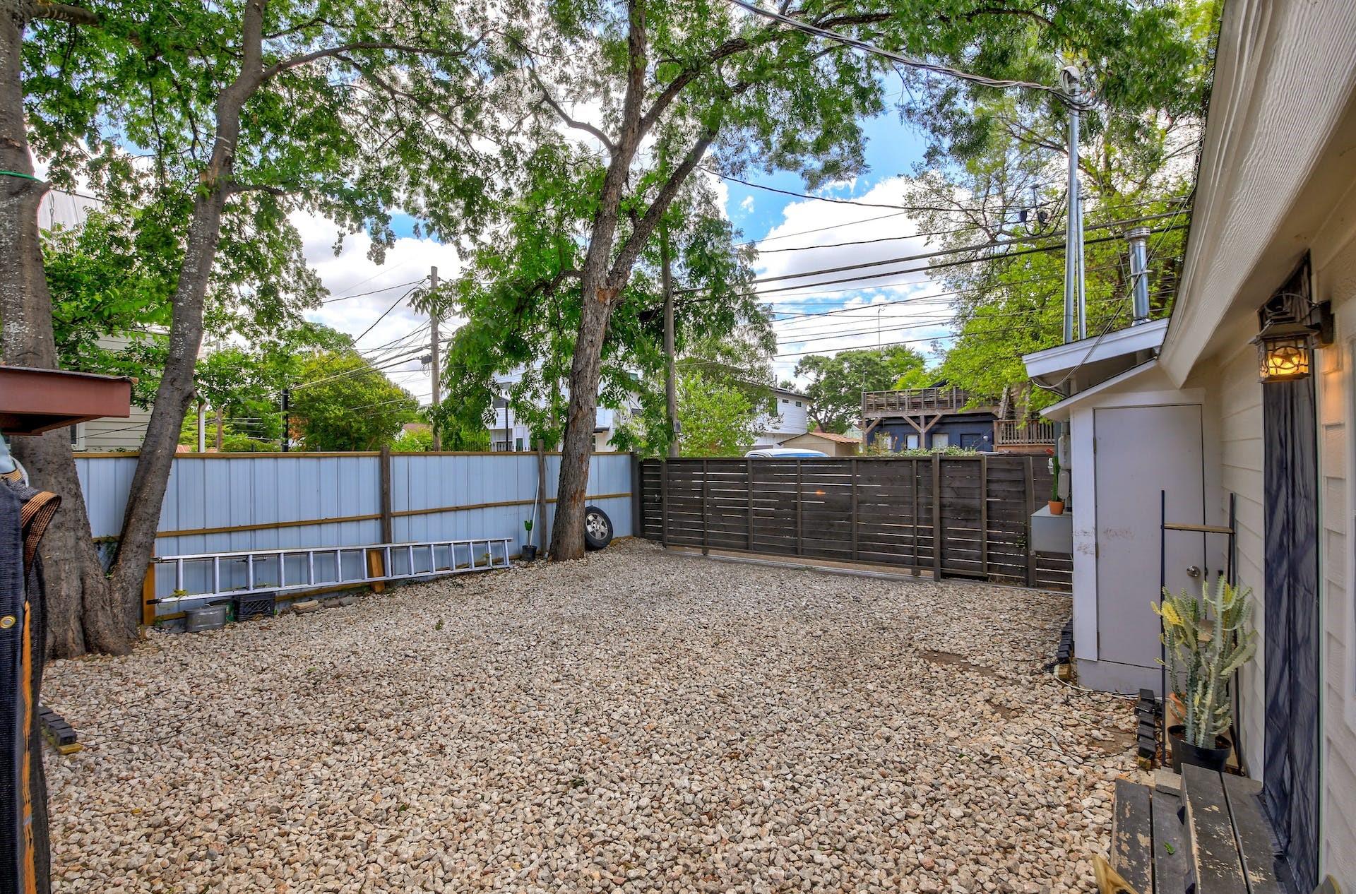 1105 E 3rd Street Austin TX 78702