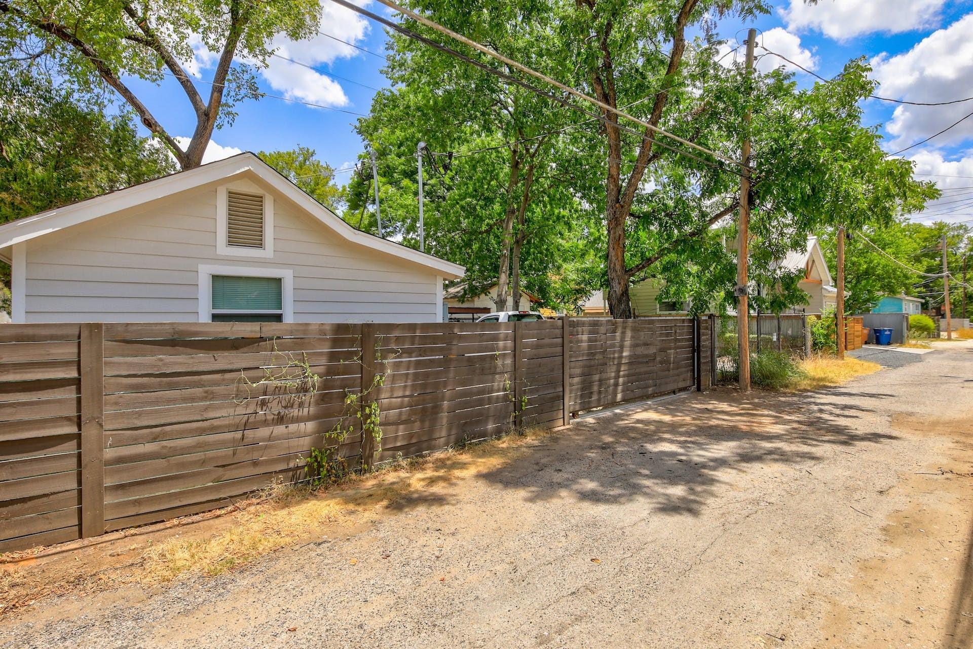 1105 E 3rd Street Austin TX 78702