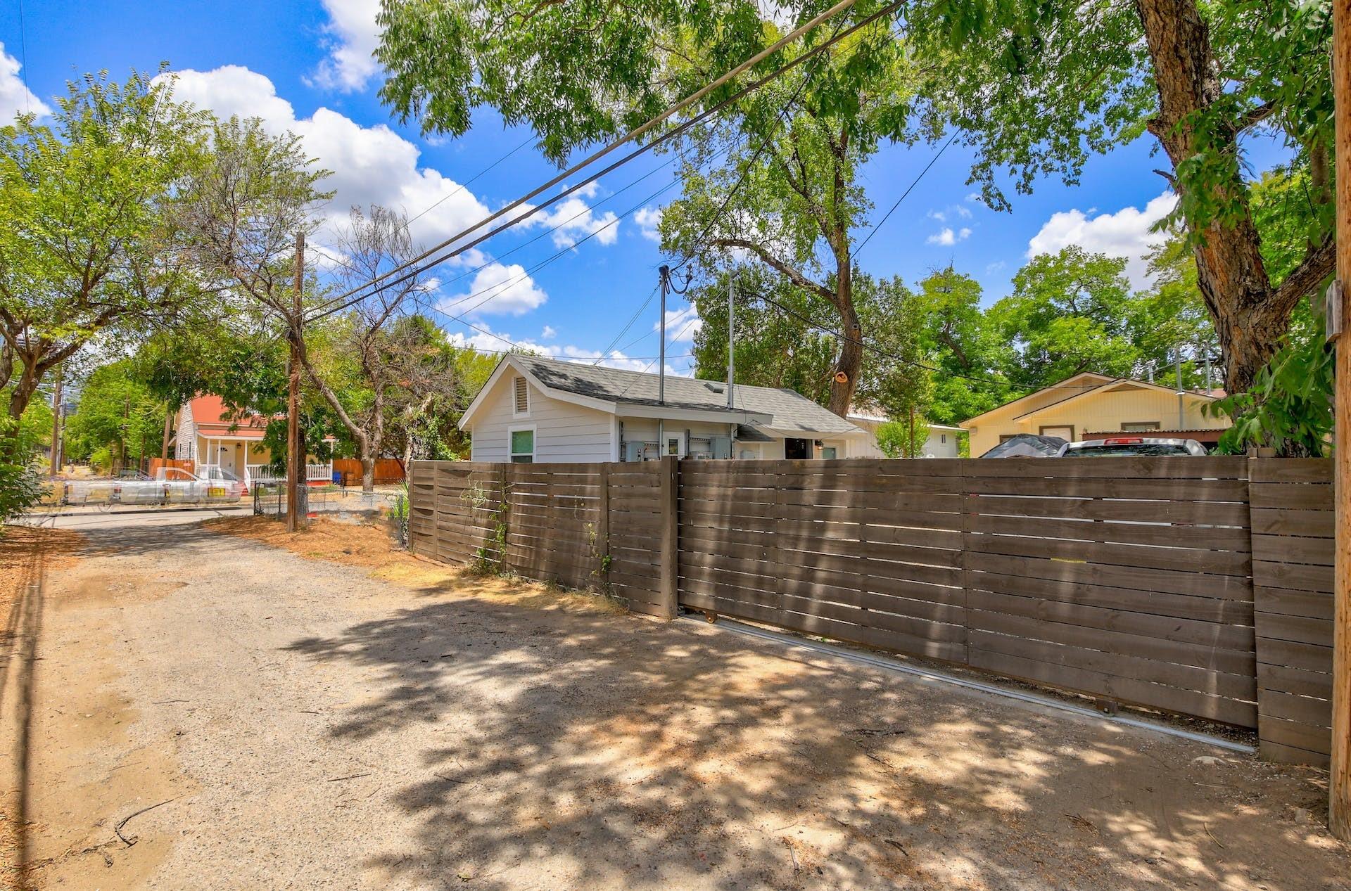 1105 E 3rd Street Austin TX 78702
