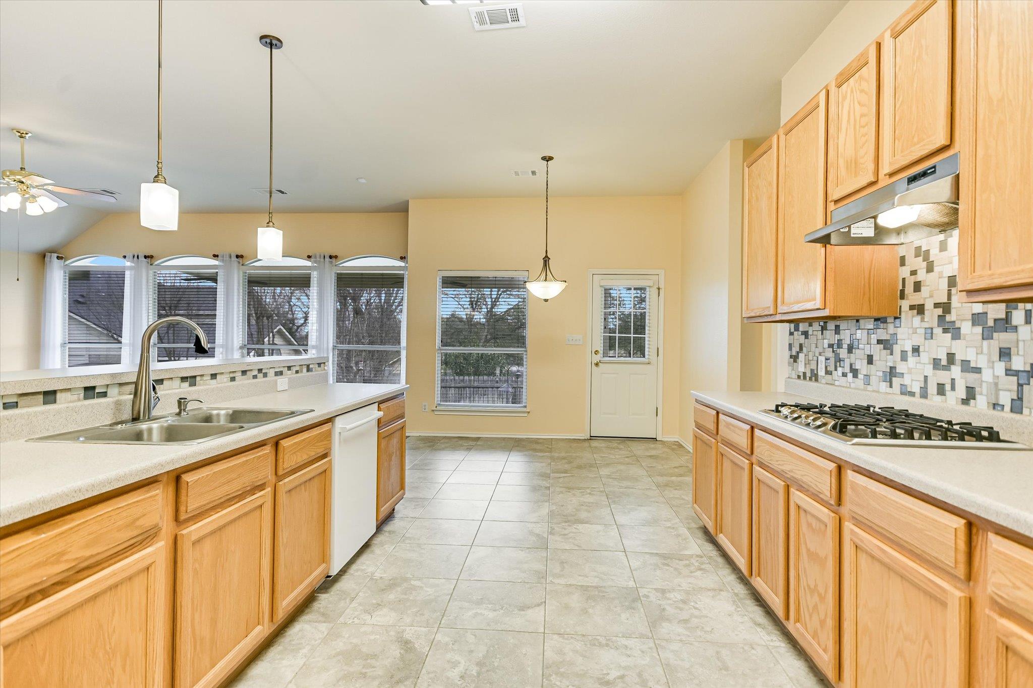 802 Sykes Court Pflugerville TX 78660