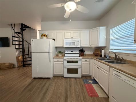 205 Woodridge Canyon Lake TX 78133