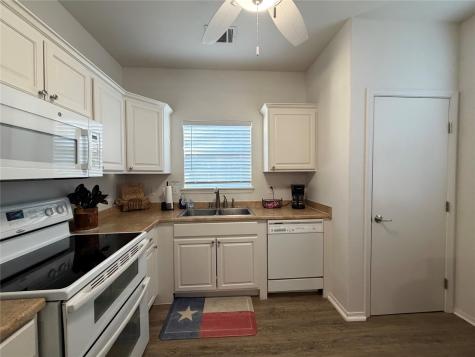205 Woodridge Canyon Lake TX 78133