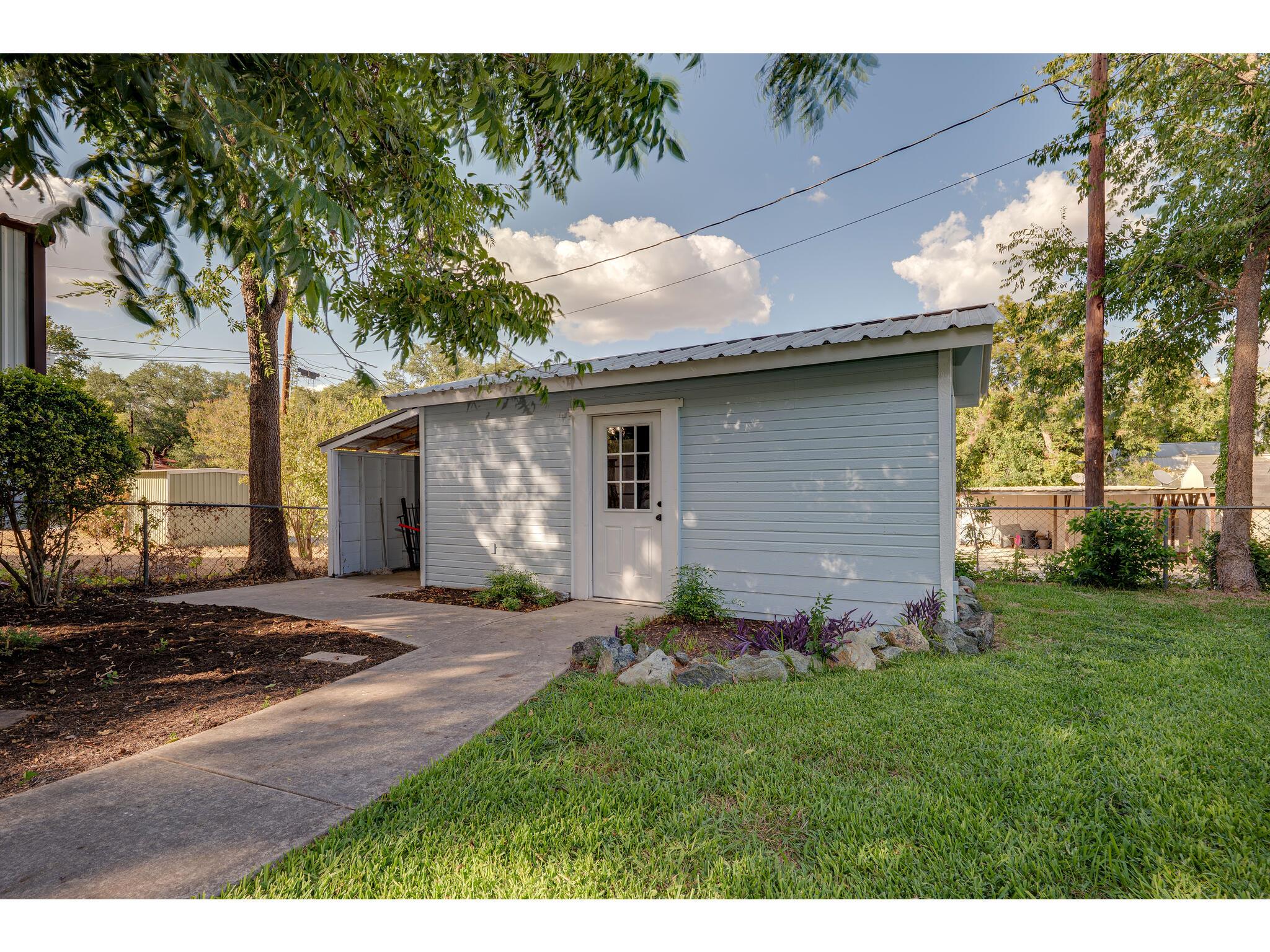 1946 Granite Cove Road Kingsland TX 78639
