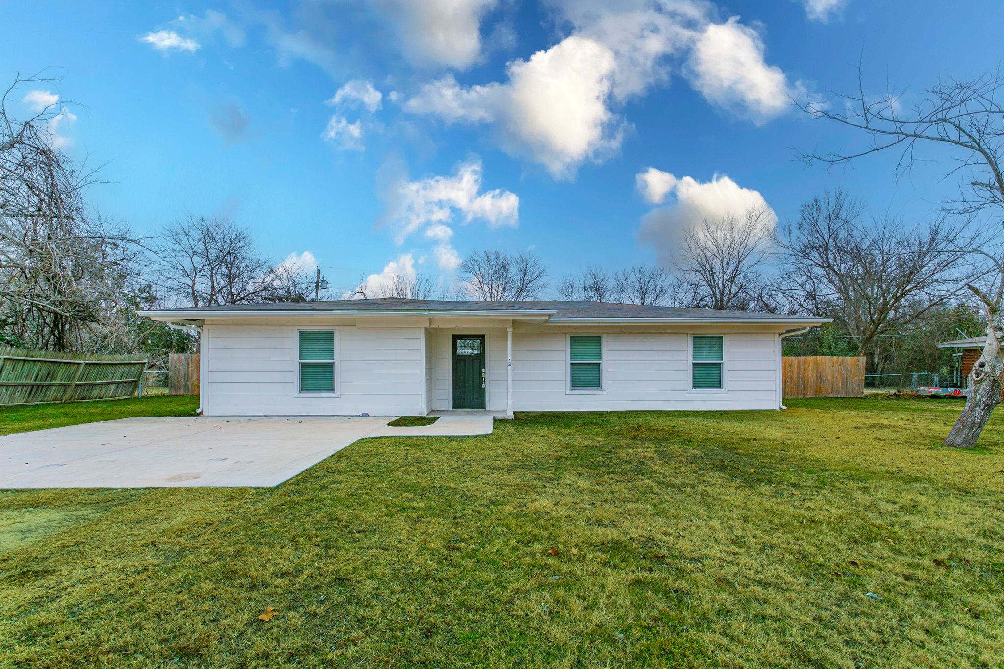 207 N 1st Street Little River Academy TX 76554