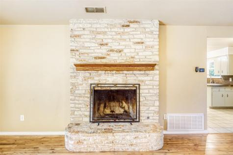 2114 Bel Air Drive Taylor TX 76574