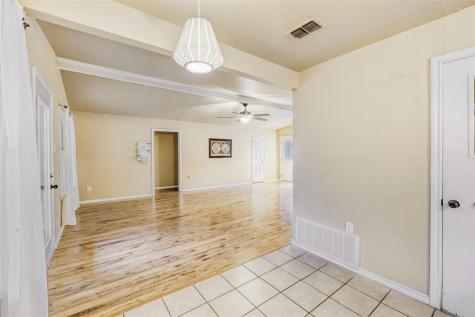 2114 Bel Air Drive Taylor TX 76574