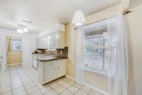 2114 Bel Air Drive Taylor TX 76574