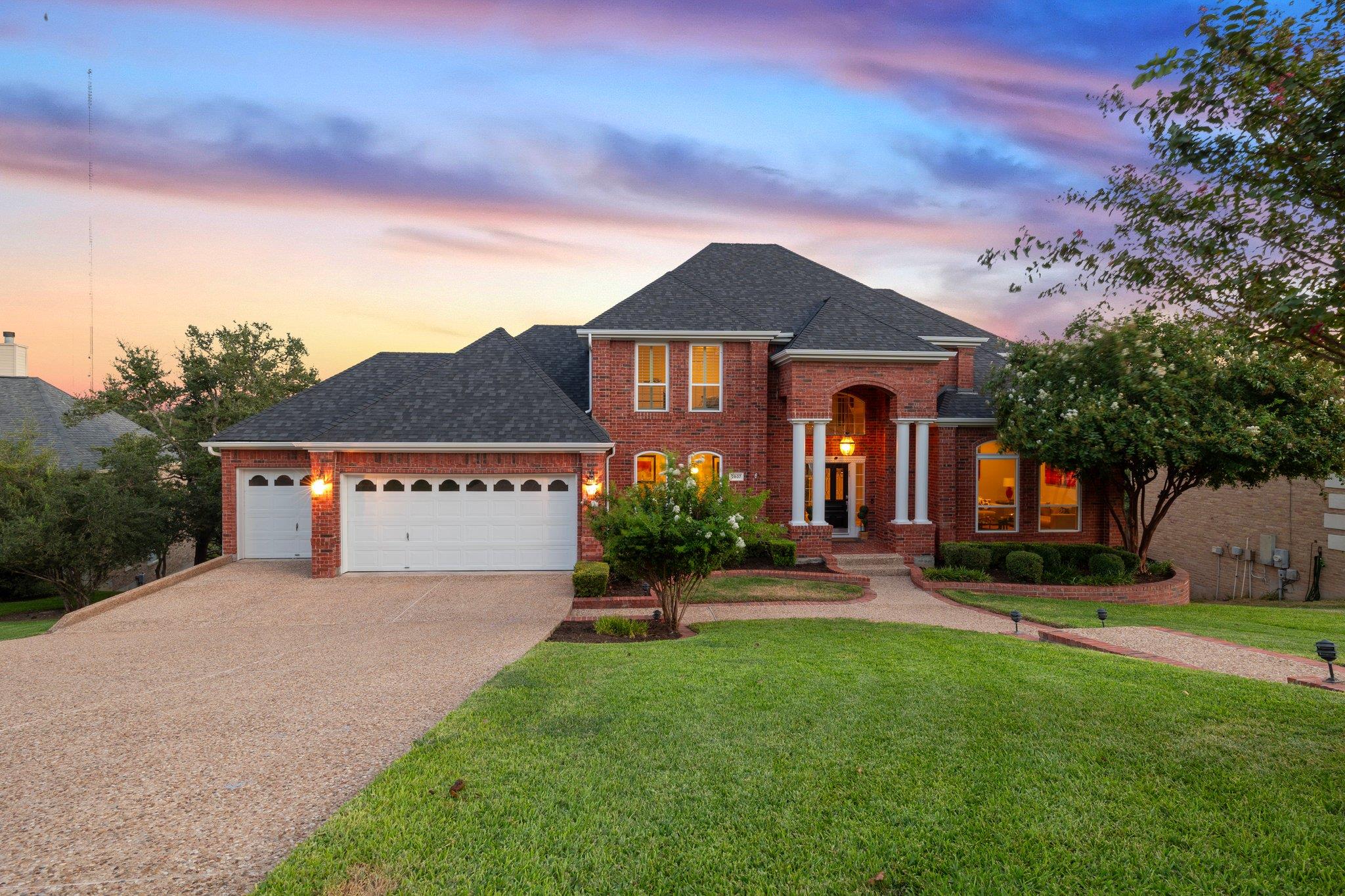 2807 Round Table Road Austin TX 78746