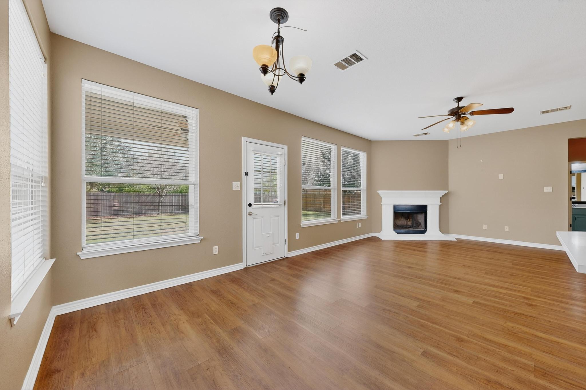 322 Lone Star Boulevard Hutto TX 78634