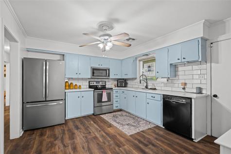 355 N Monroe Street La Grange TX 78945