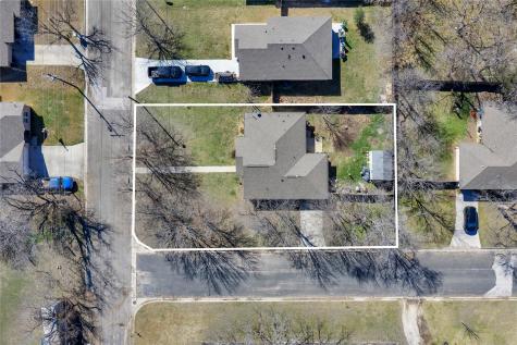 1209 E Avenue F Lampasas TX 76550